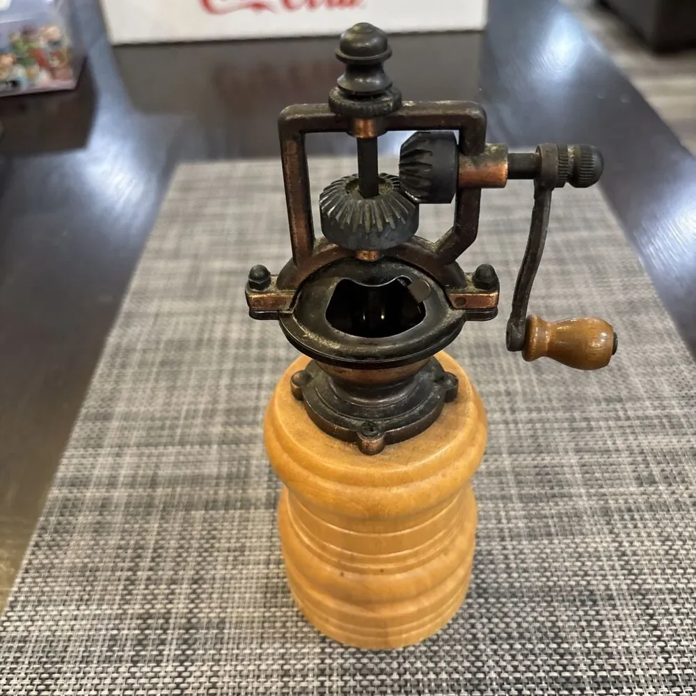 Vintage Old Fashion Hand Crank Copper & Wood Pepper Mill Spice Grinder